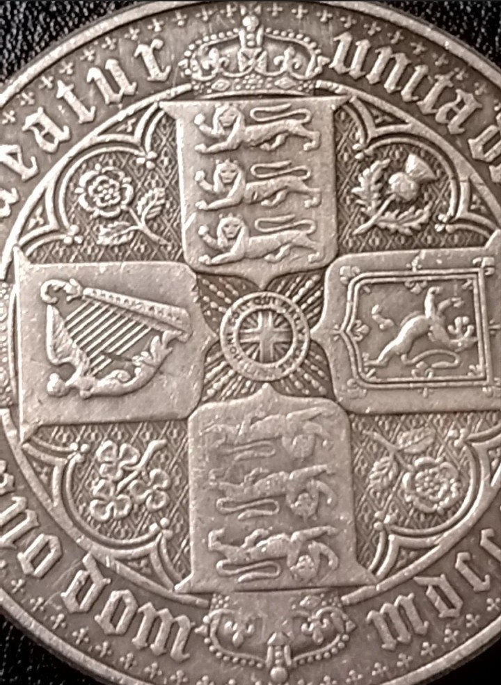 G373 ゴシッククラウン ヴィクトリア女王 銀貨 参考品 レプリカの画像5