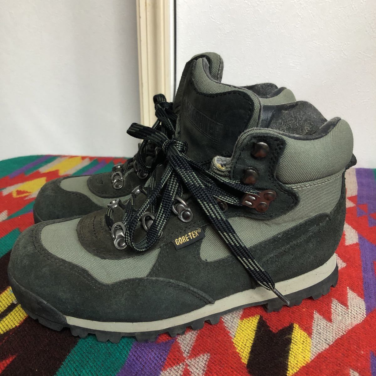 CROSSHIKER trekking shoes 24cm GORE-TEX vibrom sneakers boots Gore-Tex 