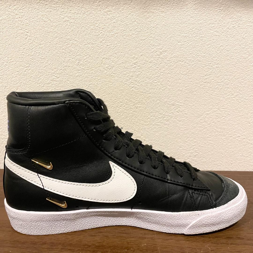 NIKE WMNS BLAZER MID '77 SE SISTERHOOD ナイキ ブレーザー ミッド ブラック CZ4627-001 レディース ハイカットスニーカー 23.5cmの画像5