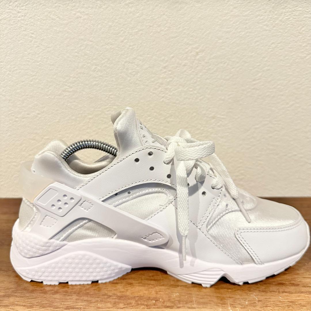 NIKE WMNS AIR HUARACHE ナイキ エア ハラチ ホワイト レディース DH4439-102 ローカットスニーカー 24.5cm _画像5