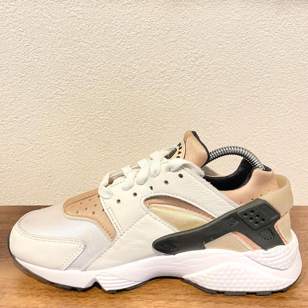 NIKE meets emmi W AIR HUARACHE ナイキ エア ハラチ ホワイトベージュ DH4439-108 ローカットスニーカー レディース 23cm の画像6