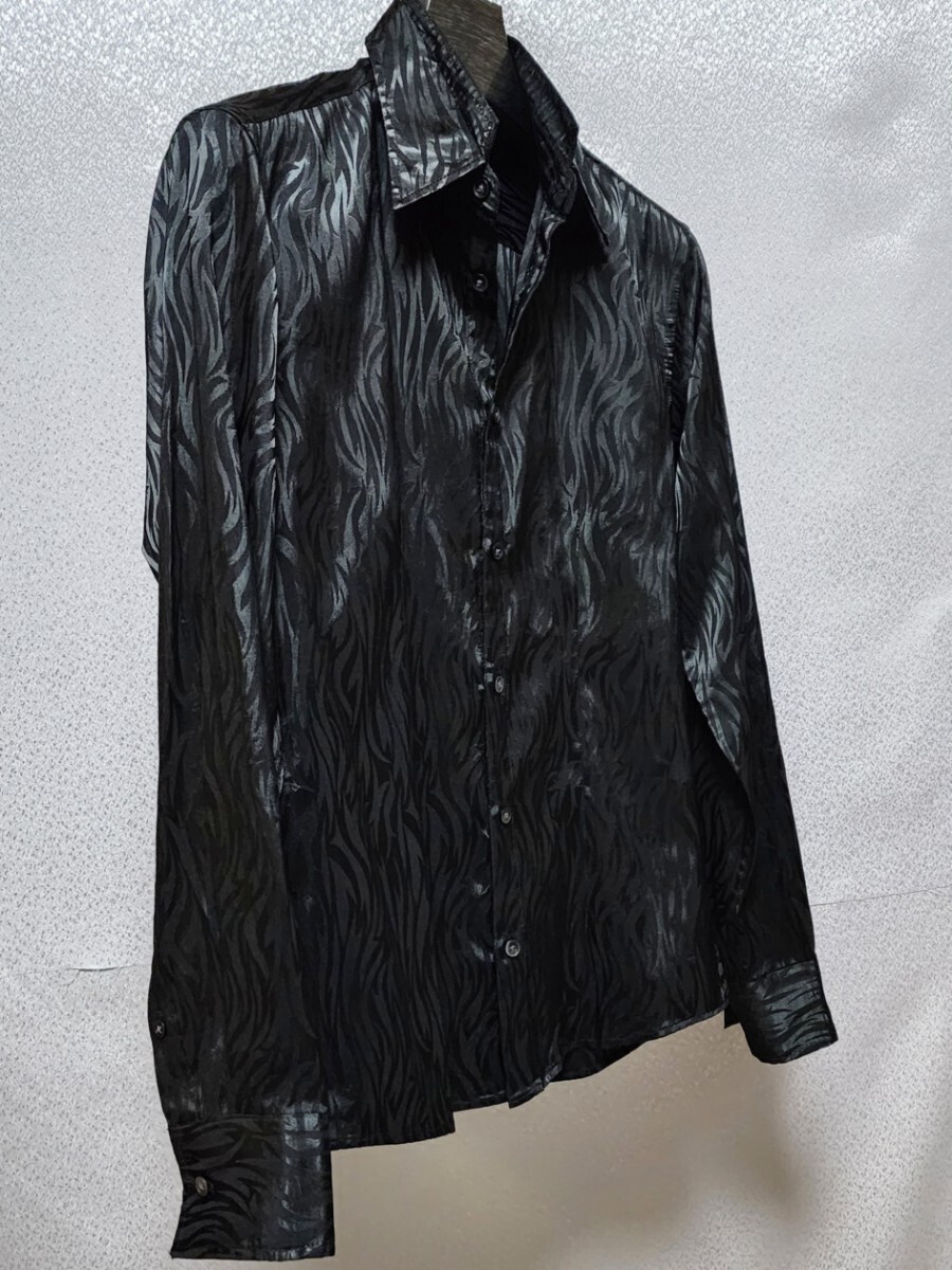 *TORNADO MART Tornado Mart Zebra рисунок глянец ткань рубашка длинный рукав Msize черный *