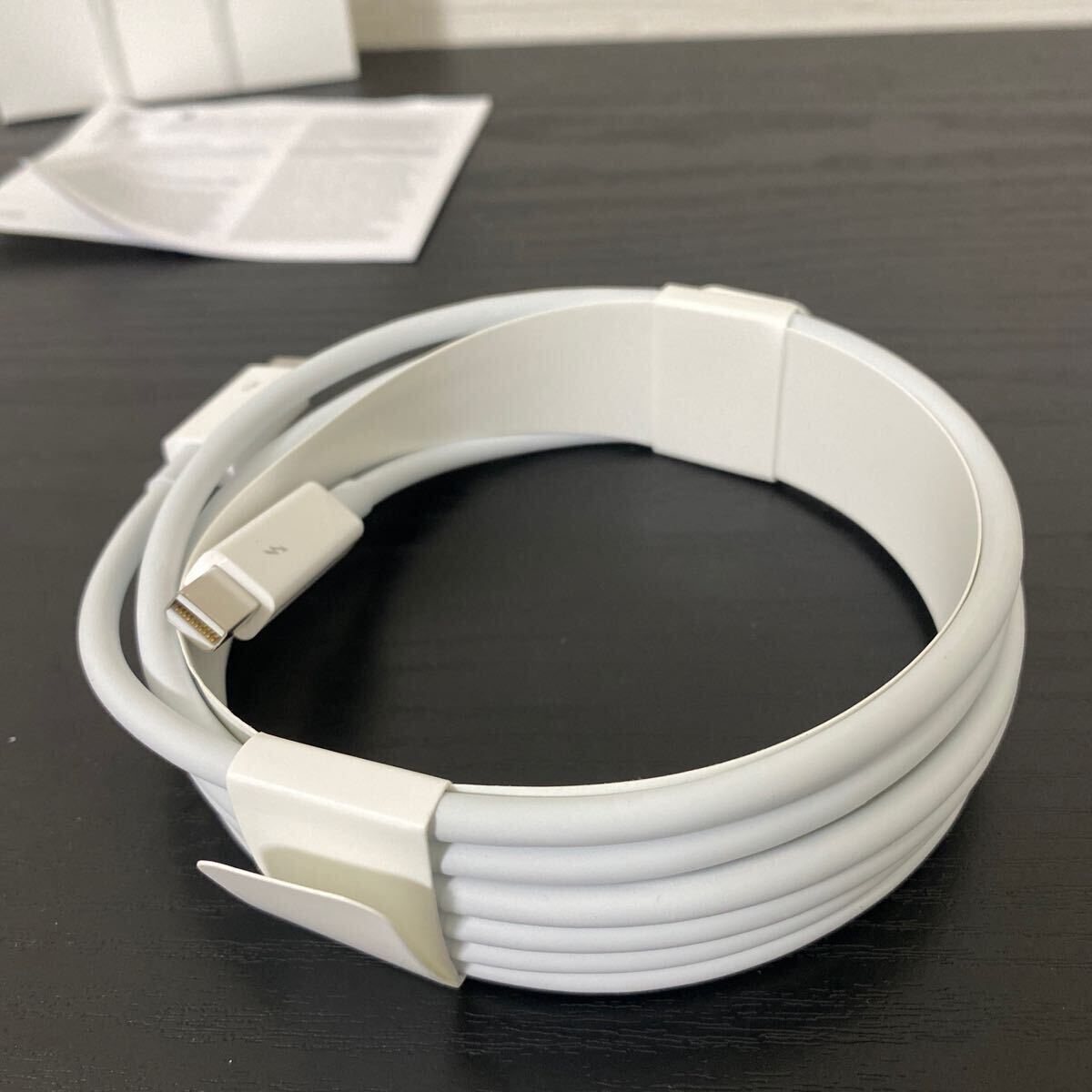 未使用保証付き☆アップル純正 Apple Thunderbolt cable(2.0 m) MD861ZM/A ホワイト Apple Thunderbolt ケーブル/2Mの画像5