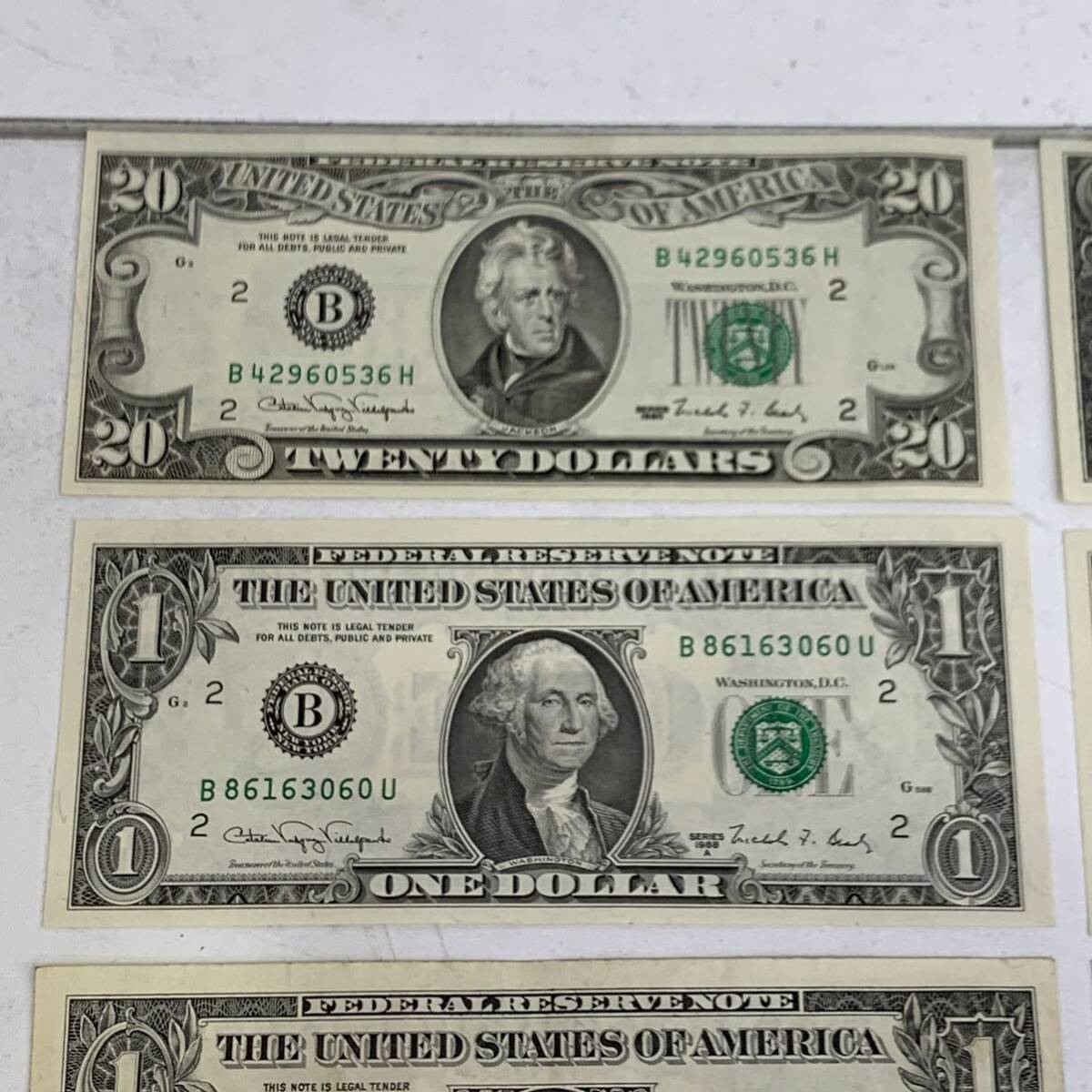【TC0406】アメリカドル 旧紙幣 合計34ドル まとめ 1ドル札×4枚 10ドル札×1枚 20ドル札×1枚 海外紙幣 外国紙幣 米国 コレクション_画像2