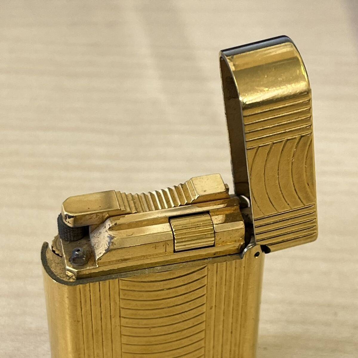 【TH0407】デュポン S.T Dupontライター 喫煙グッズ 喫煙具 ゴールドカラー 着火未確認_画像8