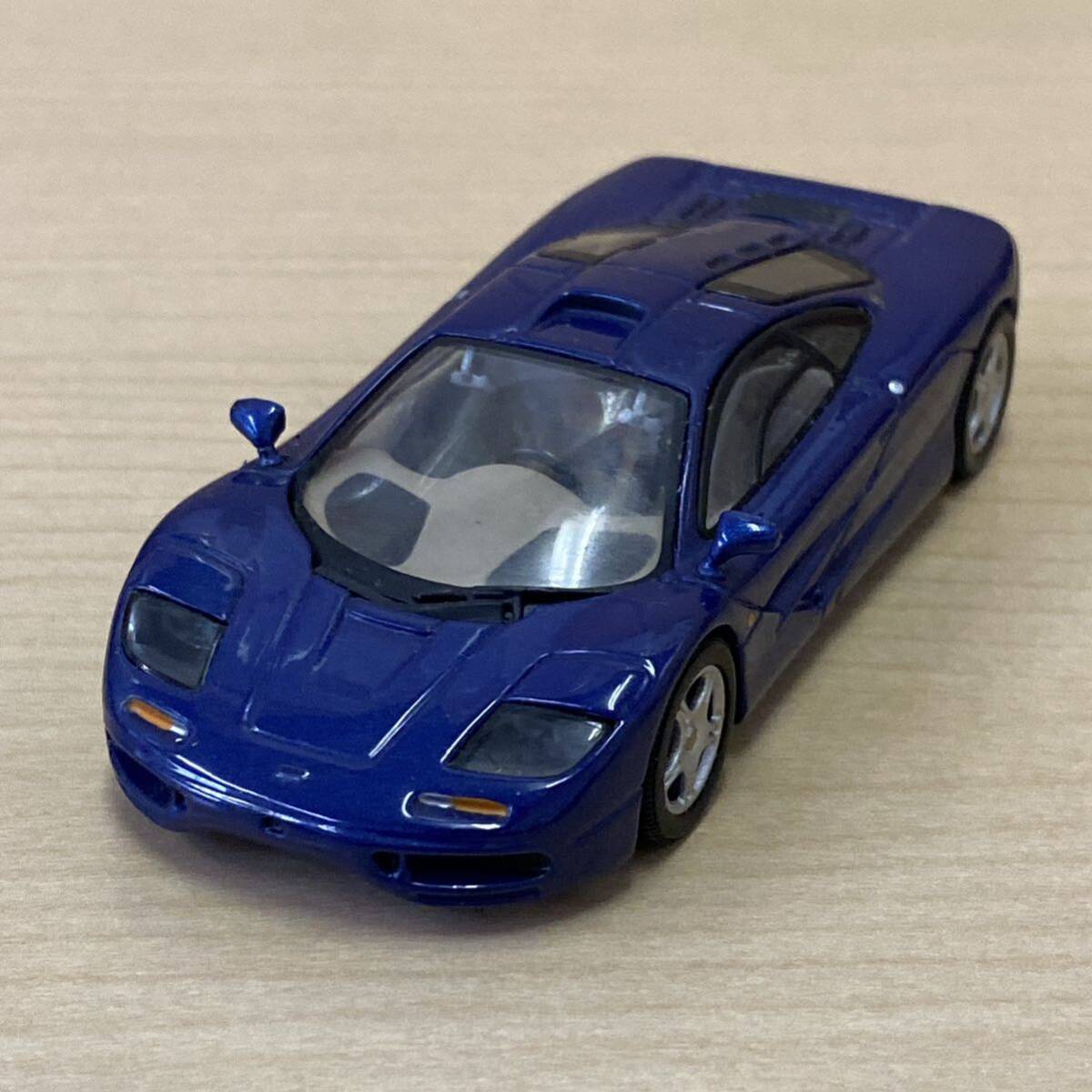 【TC0404（26）】 ミニカー ミニチャンプス マクラーレン F1 ブルー 青 1/43スケール 汚れあり キズあり おもちゃ 玩具の画像1