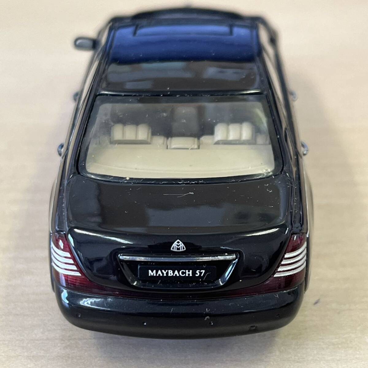 【TC0404（1）】オートアート AUTO art Maybach マイバッハ 1/43 ミニカー コレクション ブラックの画像4