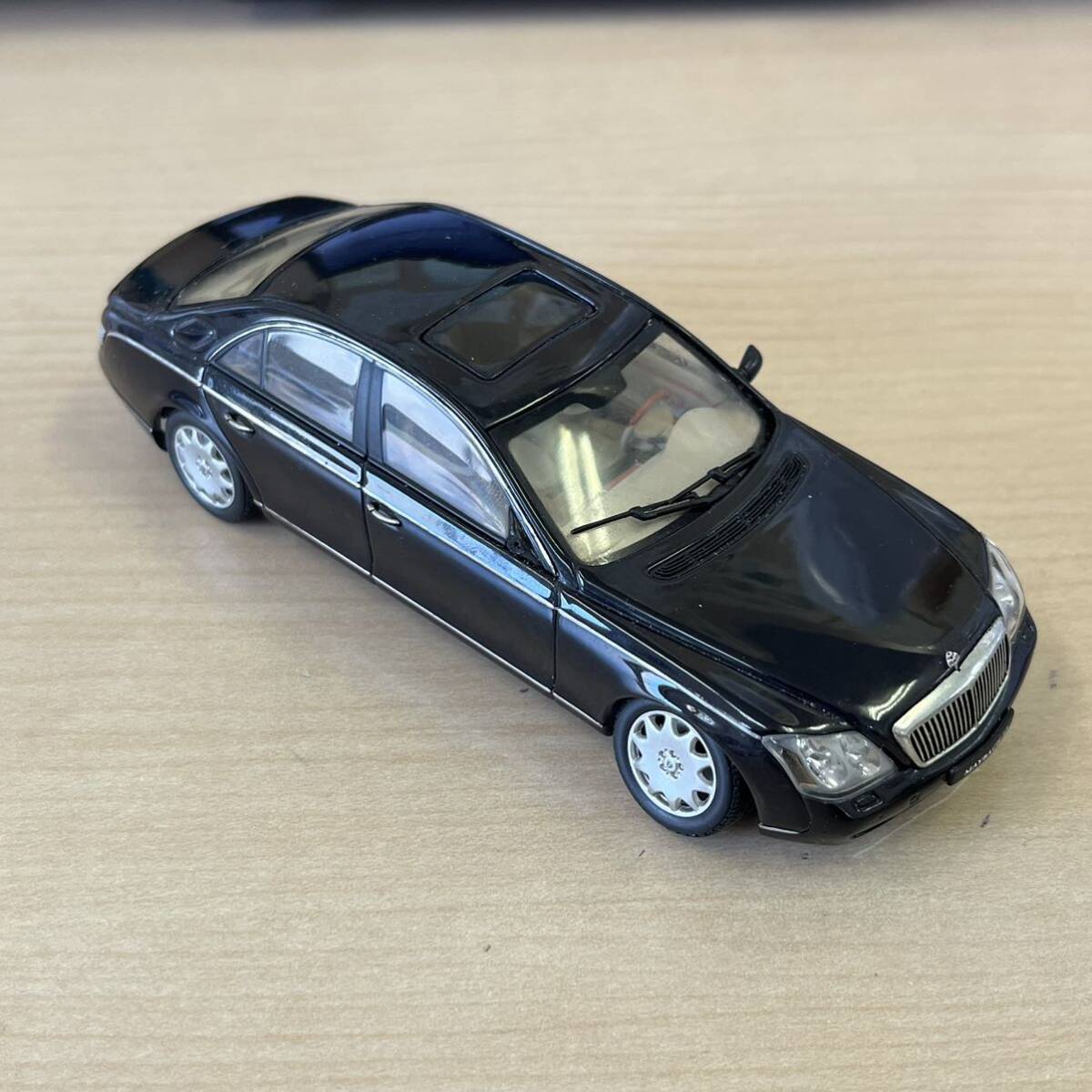 【TC0404（1）】オートアート AUTO art Maybach マイバッハ 1/43 ミニカー コレクション ブラックの画像2