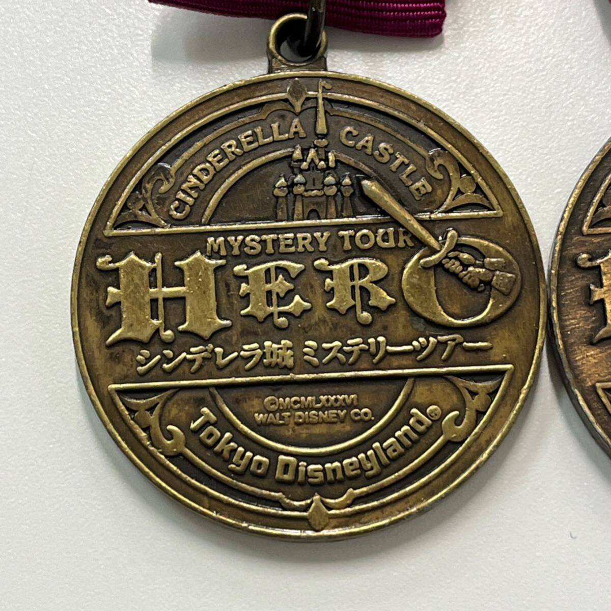 【TN0423】東京ディズニーランド ディズニー メダル シンデレラ城 ミステリーツアー 記念メダル コレクション 2枚 レア？ 限定？ 