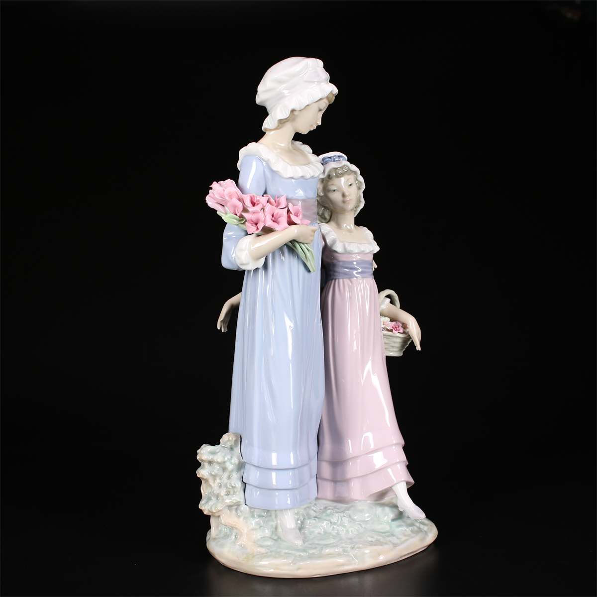 CE710 LLADRO 【リヤドロ】 磁器人形 美少女 置物 高32.5㎝／花びらのホツあり 美品！ｚｎ_画像3