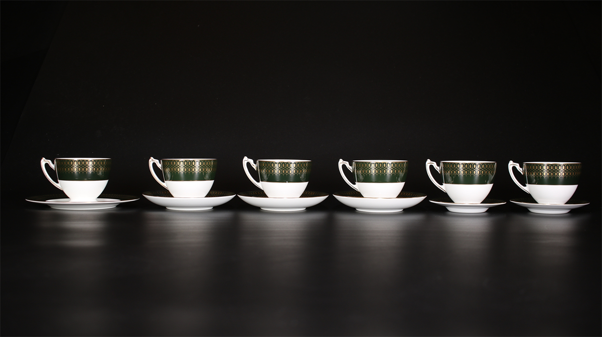 CF003 コーヒー、ティー兼用 COALPORT 【コールポート】 緑釉金彩 カップ＆ソーサー 6組 12点セット／ソーサー3点しかないご注意！ｚの画像2