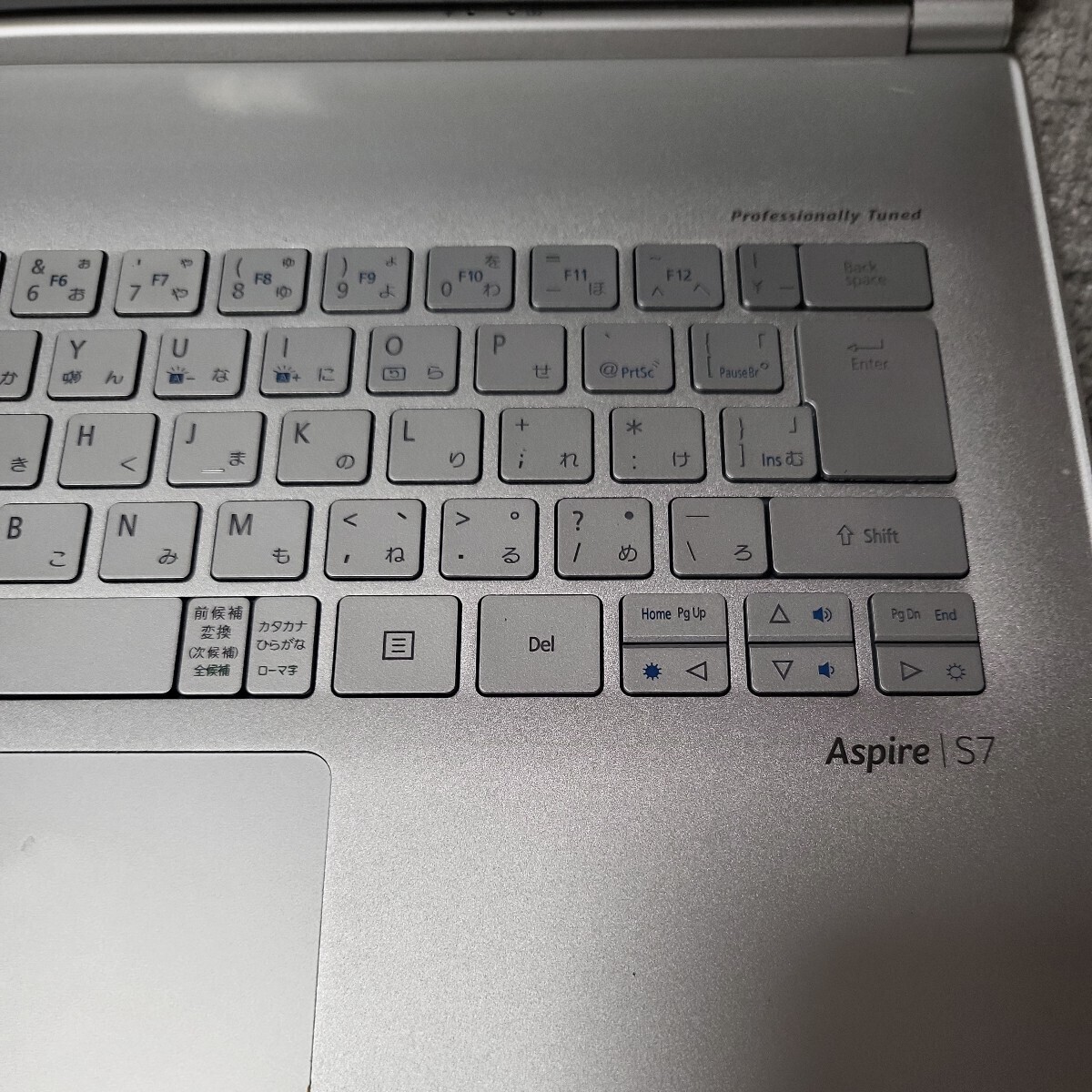 美品 極薄ノートパソコン acer aspire S7 -391 core i7 搭載 13.3inch の画像5