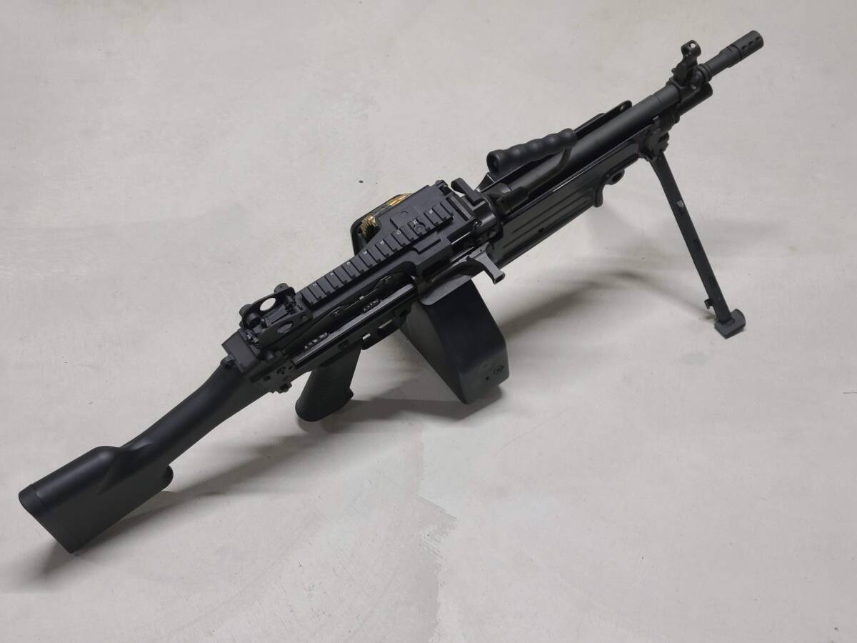 VFC M249 GBBR (JP Version) BOX型ガスタンク+PARAストック+20inアルミCNCアウターバレルセット+スペアマガジン MINIMI ガスブローバックの画像2