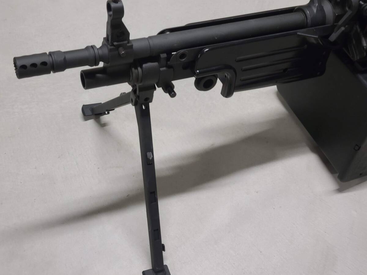 VFC M249 GBBR (JP Version) BOX型ガスタンク+PARAストック+20inアルミCNCアウターバレルセット+スペアマガジン MINIMI ガスブローバックの画像3