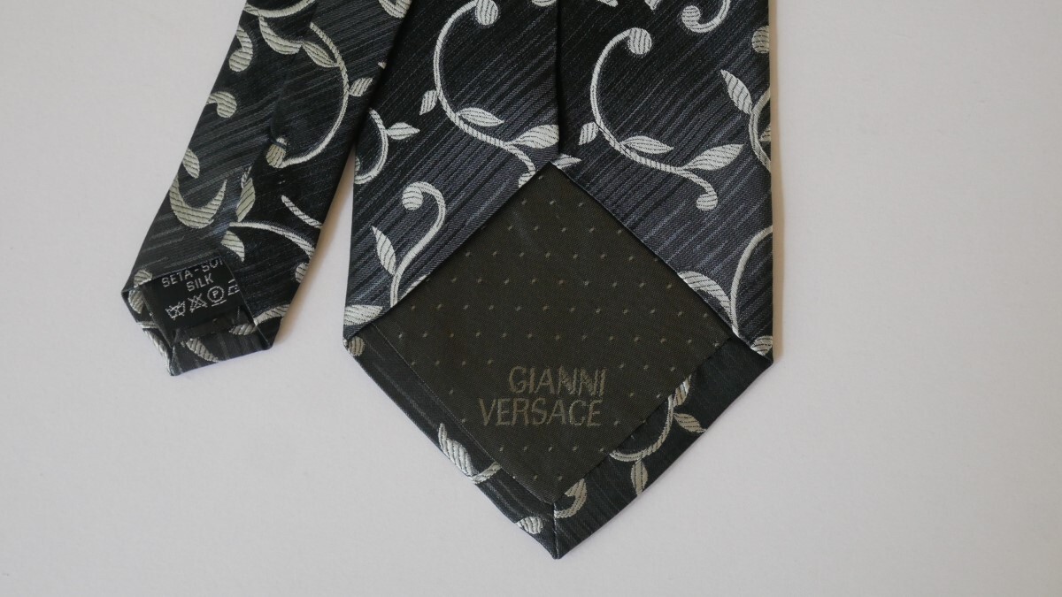  beautiful goods [GIANNI VERSACE Gianni * Versace ]USED brand necktie /m44-FG-11-15