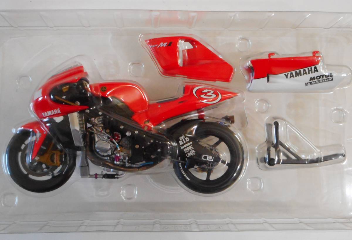 【M.ビアッジ ・Marlboroデカール付き】1/12 ヤマハ YZR-M1 MotoGP 2002【ミニチャンプス】M.Biaggiの画像4