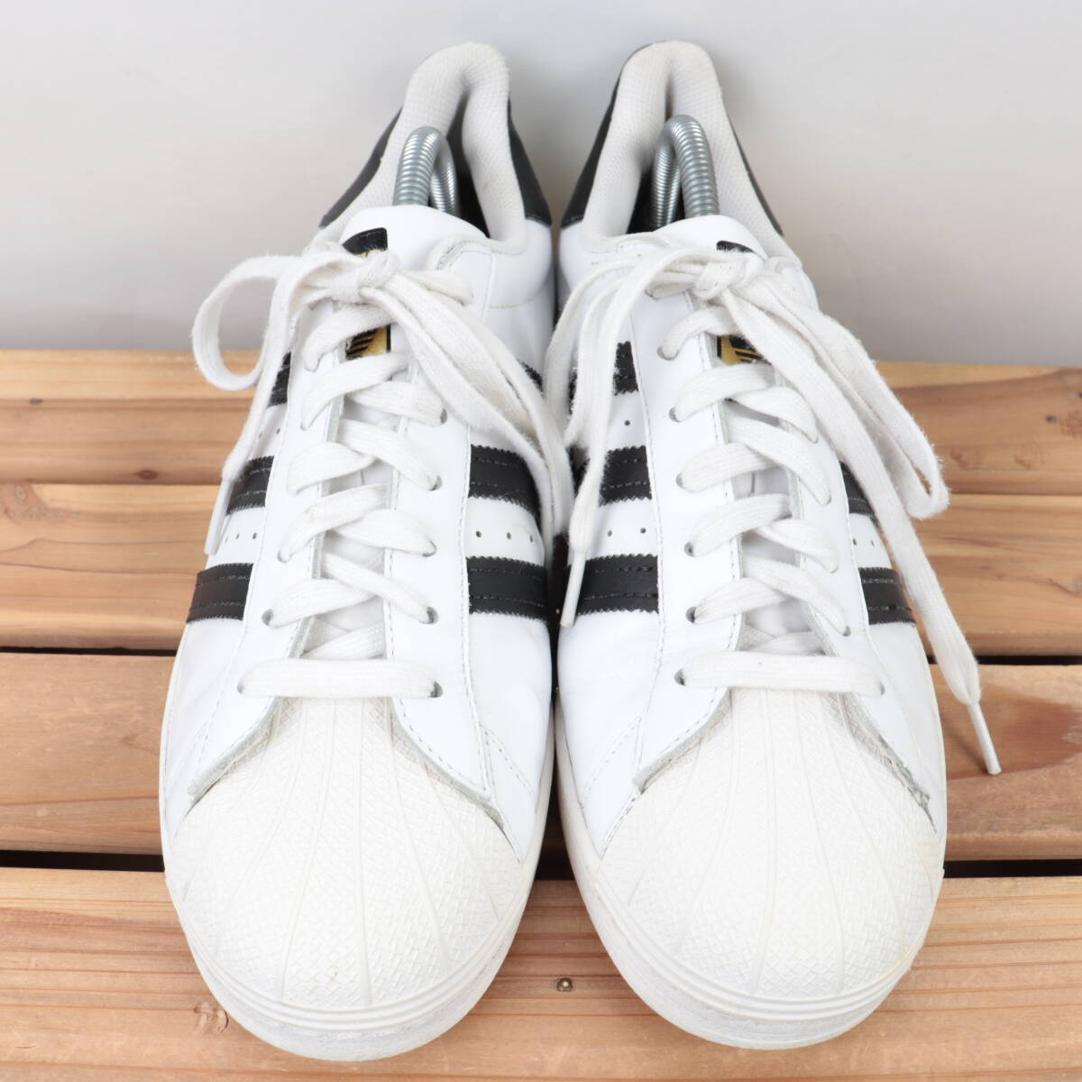 z1864 アディダス スーパースター 金ベロ US9 1/2 27.5cm/白 ホワイト 黒 ブラック adidas SUPERSTAR メンズ スニーカー 中古の画像2