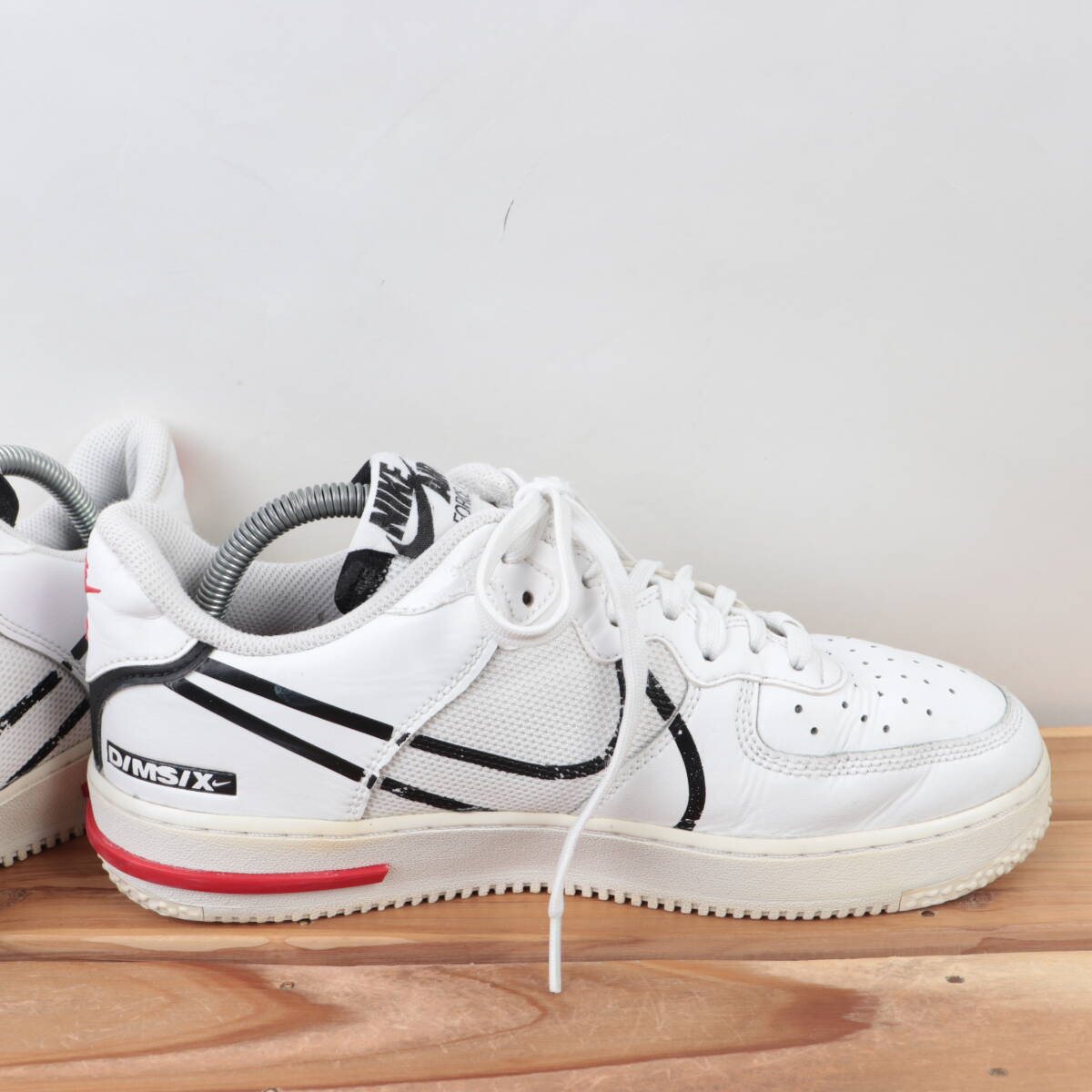 z1887 ナイキ エアフォース1 リアクト US8.5 26.5cm/白 ホワイト 黒 赤 NIKE AIRFORCE1 REACT メンズ スニーカー 中古の画像3