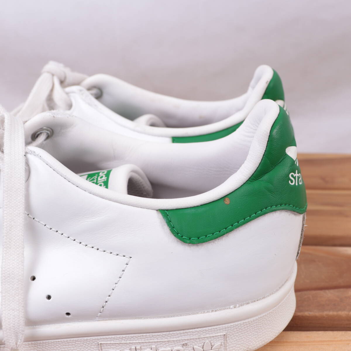 z1957 アディダス スタンスミス US9 1/2 27.5cm/白 ホワイト 緑 グリーン adidas STANSMITH メンズ スニーカー 中古の画像9