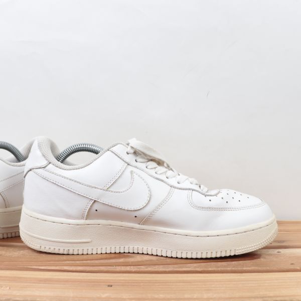 z1338 ナイキ エアフォース1 US8.5 26.5cm/白 ホワイト NIKE AIRFORCE1 AF1 LOW メンズ スニーカー 中古_画像5