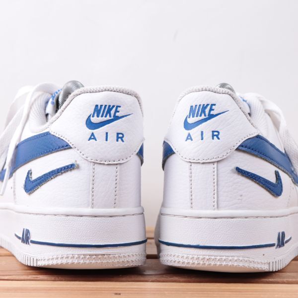 z2035 ナイキ エアフォース1 US7 25.0cm/白 ホワイト 青 ブルー NIKE AIRFORCE1 AF1 LOW メンズ ユニセックス スニーカー 中古_画像4