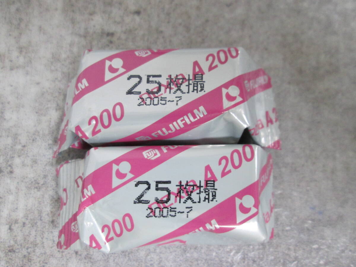 【n S0862】FUJIFILM 富士フィルム nexia A200 25枚撮り カメラ フィルム 期限切れ 未使用 3本＋1本 _画像4