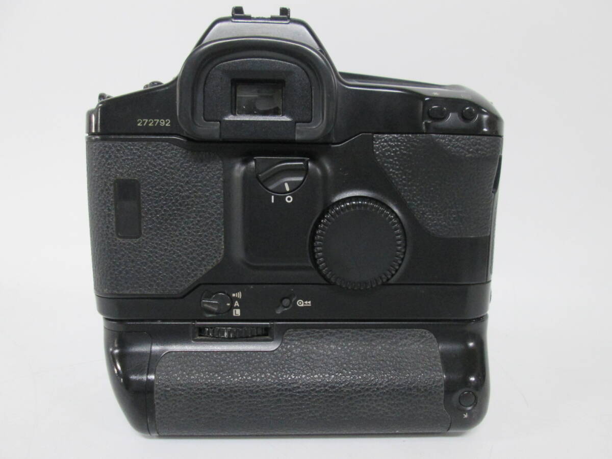 【h Y0944】 CANON キヤノン EOS-1N フィルムカメラ EF35-135mm 1:4-5.6 EW-62 簡単動作OK 詳細動作未 レンズ フィルムカメラ ジャンクの画像6