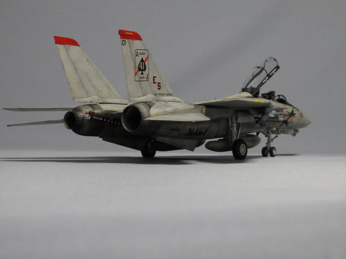 タミヤ 1/48 F-14A トムキャット VF-41 ブラックエイセズ 砂漠の嵐作戦 1991年 塗装済完成品の画像2