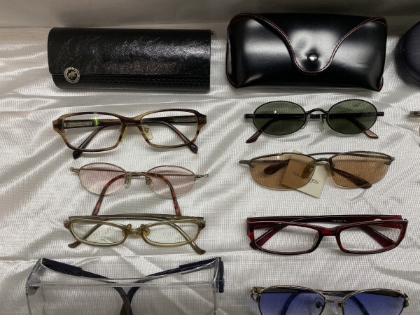 A5-126 ジャンク 眼鏡 メガネ サングラス 老眼 メガネフレーム 度付き など 50個 まとめセット Ray Ban イブサンローラン バーバリー 他の画像2
