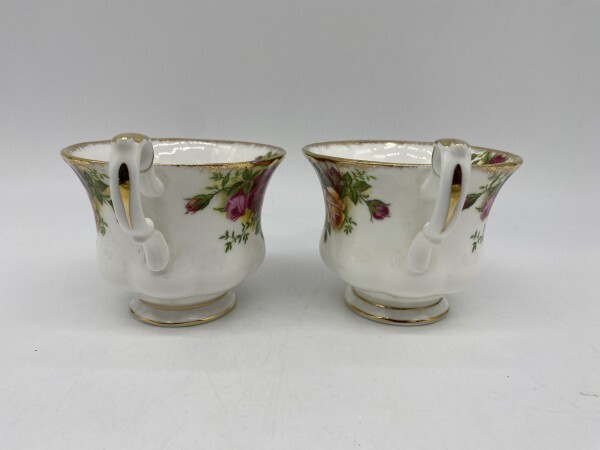 A4-842 ＊中古品＊ ロイヤルアルバート ＊ ROYAL ALBERT ＊ オールドカントリーローズ カップ＆ソーサー ペア 2客セット 洋食器の画像3