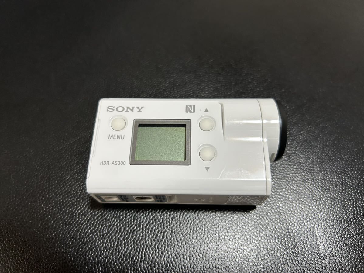 SONY HDR-AS300 バッテリーパック予備2個・アクセサリーマウント2種付きの画像3