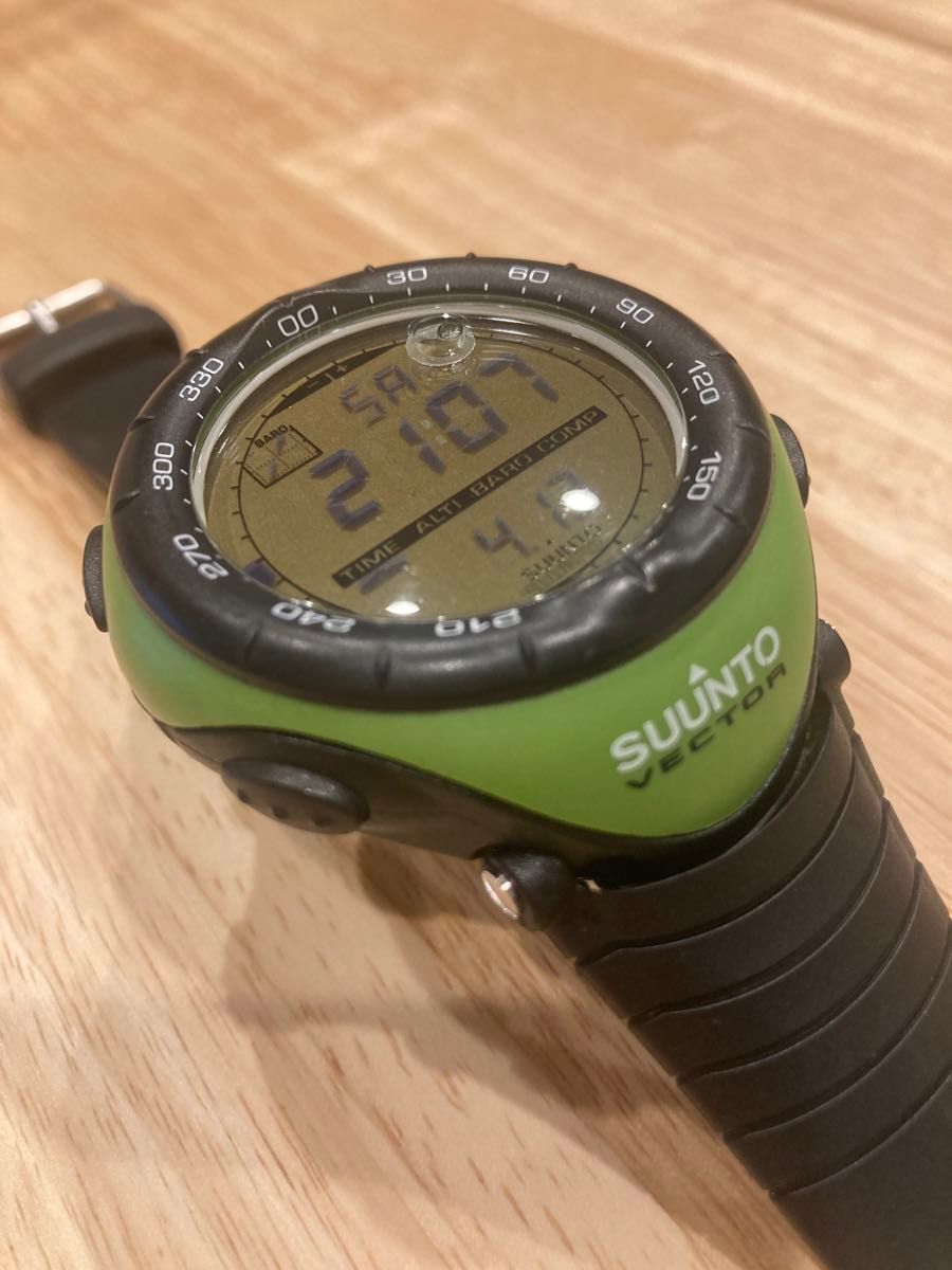 SUUNTO VECTOR ライムグリーン スント ベクターコア レガッタ 腕時計