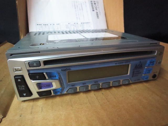 現状品 SANYO サンヨー CDF-R880 CD AUXラジオ 1DIN CDデッキ レシーバー【i】の画像3