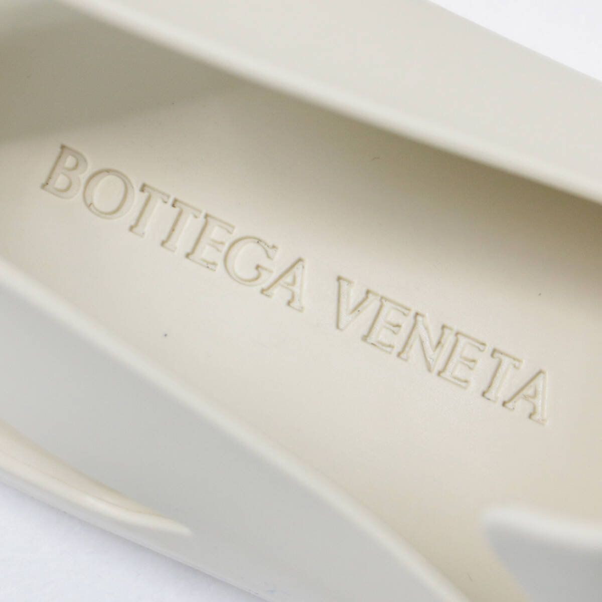 BOTTEGA VENETA ボッテガヴェネタ パドルサンダル シューズ 靴 クリーム ラバー Puddle rubber clogs おしゃれ 無地 サイズ：25cm 38_画像5