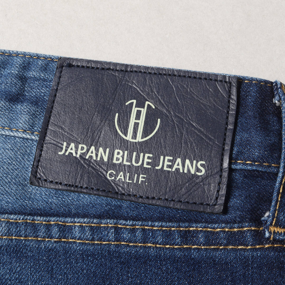 美品 JAPAN BLUE JEANS デニム パンツ サイズ:XL ウォッシュ加工 ストレッチ テーパード デニムパンツ Melrose インディゴ 日本製_画像3