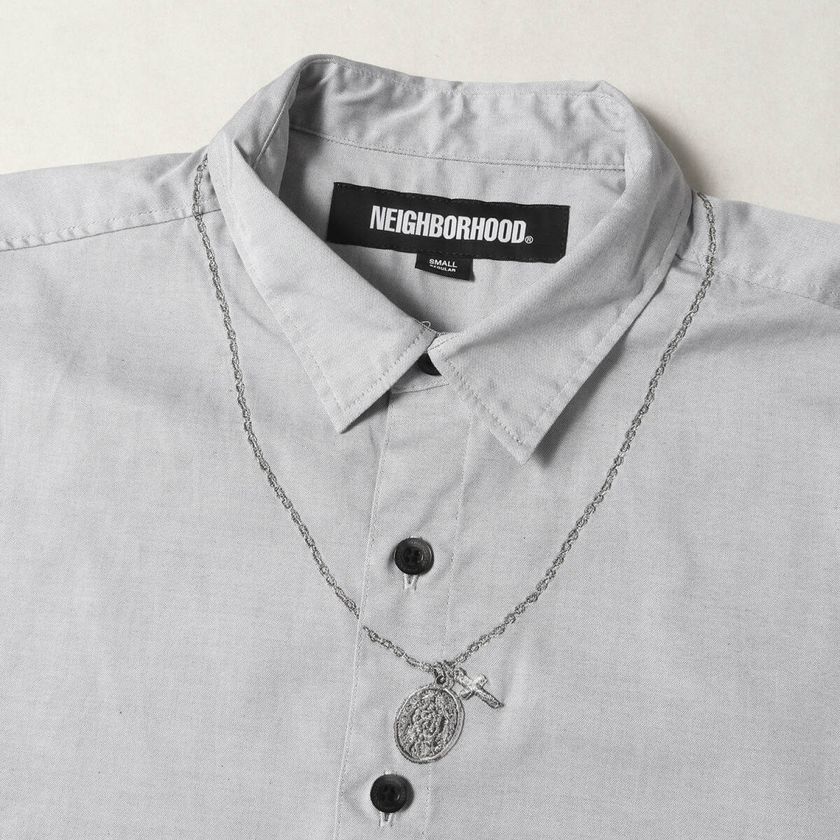 新品 NEIGHBORHOOD ネイバーフッド シャツ サイズ:S 24SS ネックレス刺繍 オックスフォード シャツ MEDAL & CROSS EMBROIDERY SHIRT LS 黒_画像4