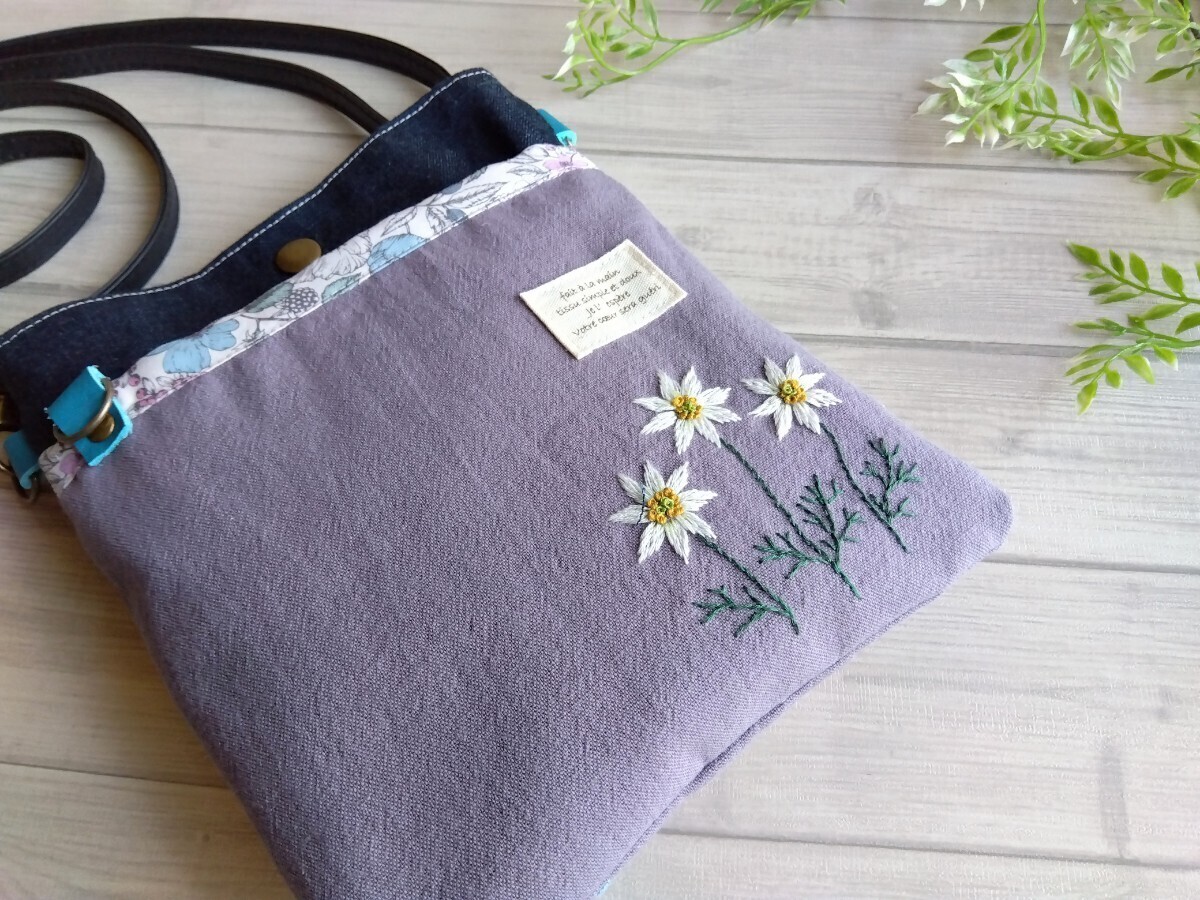 *＊花の手刺繍*サコッシュ *岡山デニム*紫系コットンリネン* ハンドメイド ＊*_画像5