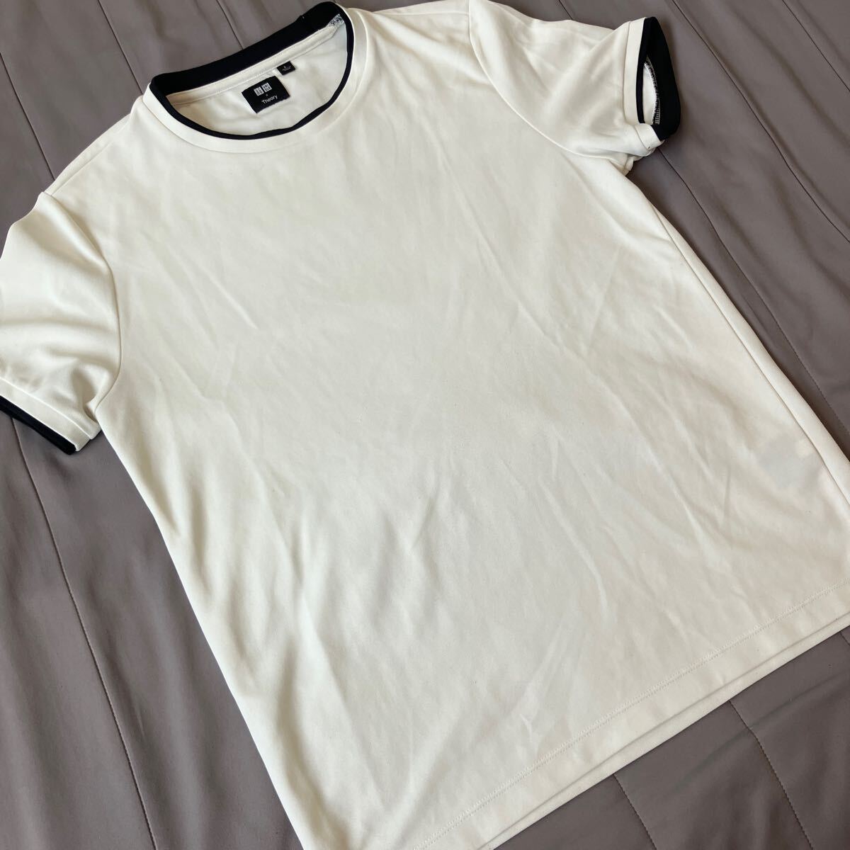 ユニクロ　× セオリー　L Tシャツ ブラック ホワイト　半袖 半袖Tシャツ クルーネック M 程度　46 48_画像2
