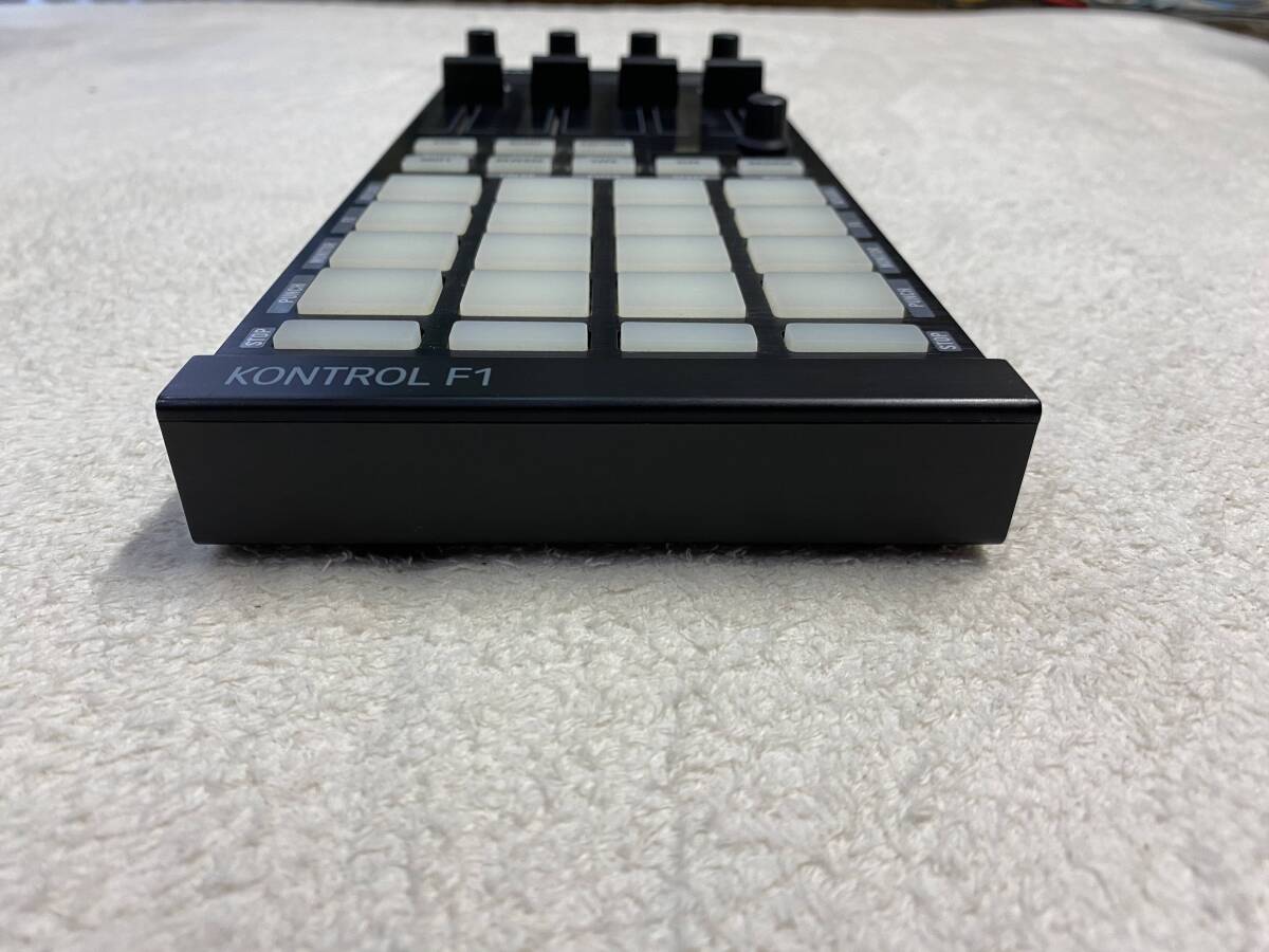 Native Instruments TRAKTOR KONTROL F1 DJコントローラー／MIDIコントローラーの画像5