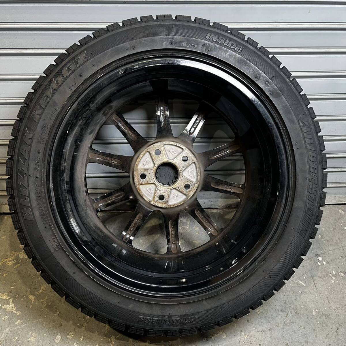 極上品】スバル レヴォーグ 純正オプション ホイールタイヤ 215/50R17 ブリヂストン ブリザック スタッドレスの画像8