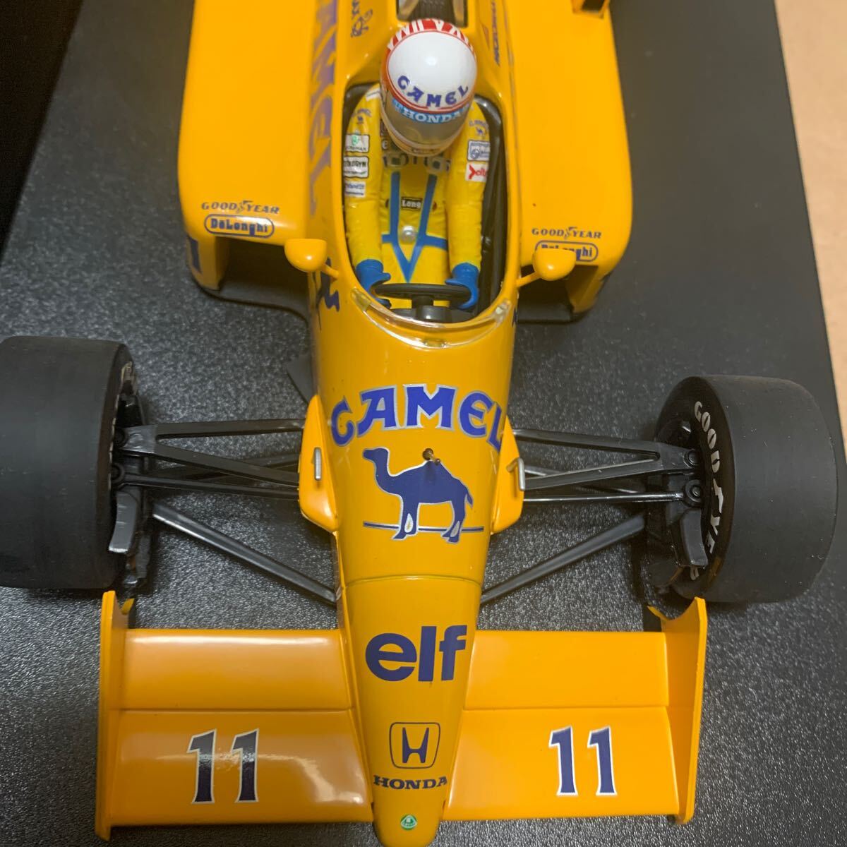 ミニチャンプス 1/18ロータスホンダ99T 中嶋悟 キャメル仕様の画像8