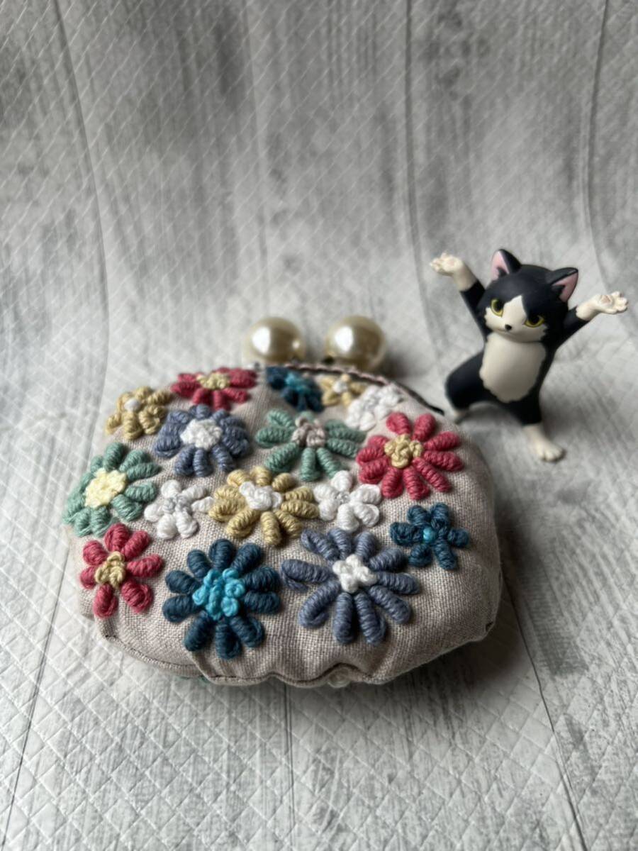 ×meow×meow×ハンドメイド　手刺繍　花刺繍 がま口ポーチ_画像3