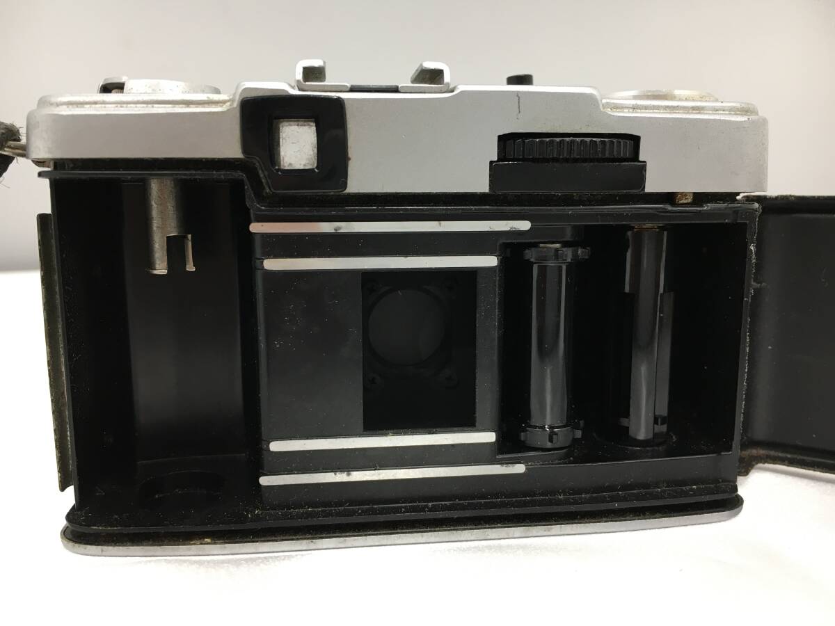ジャンク品 OLYMPUS-PEN EE-3 オリンパスペン 1:3.5 f=28mm フィルムカメラ コンパクトカメラ ボディのみ ブラック×シルバーの画像5