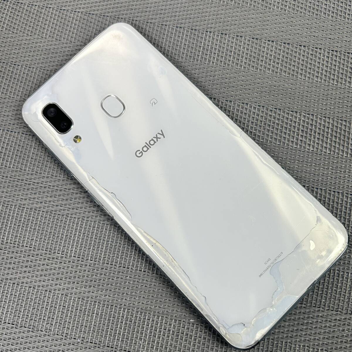 サムスン Galaxy A30 SCV43 AU 画面サイズ:6.4インチ Bランク の画像4