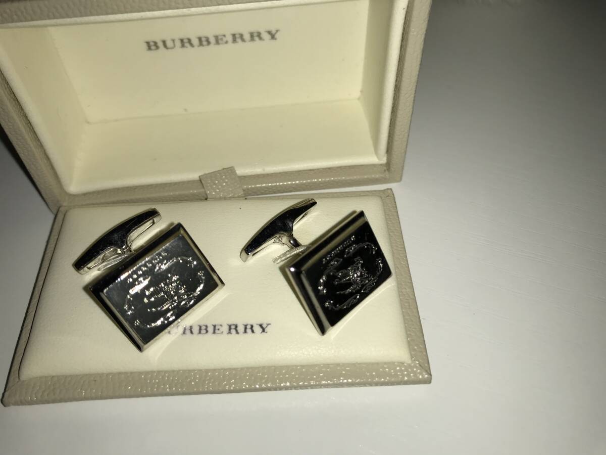 箱付き新品未使用Burberryバーバリーカフス＆ネクタイピン本物￥500から_画像5