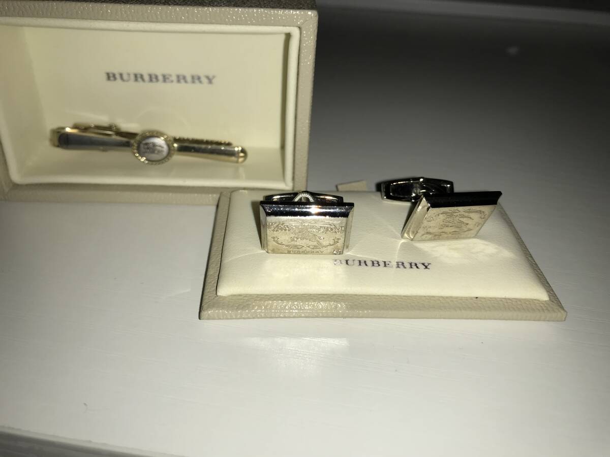 箱付き新品未使用Burberryバーバリーカフス＆ネクタイピン本物￥500から_画像2