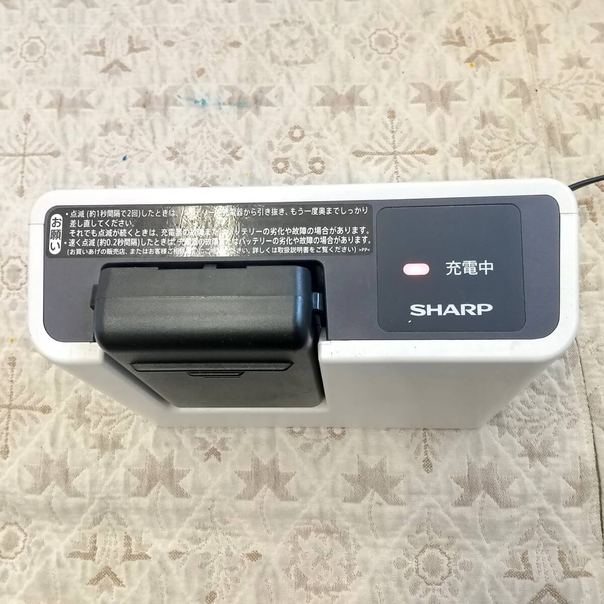 【912】中古品 2019年製 シャープ コードレスクリーナー EC-AR2S-Pの画像8