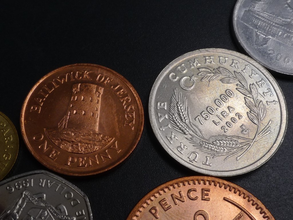 世界貨幣12枚 硬貨 アイスランド ハイチ ジャマイカ イスラエル ポーランド ジョージア ジャージー トルコ インド パラグアイ など コインの画像3