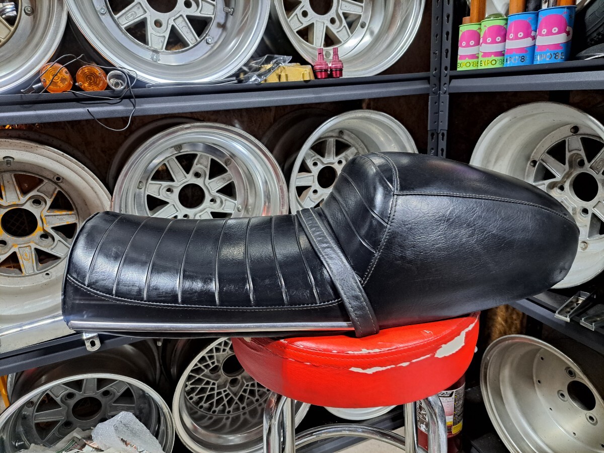 Yahoo!オークション - スズキ GT380 純正シートベース モール Yahoo!オークション - スズキ GT380 純正シートベース モール