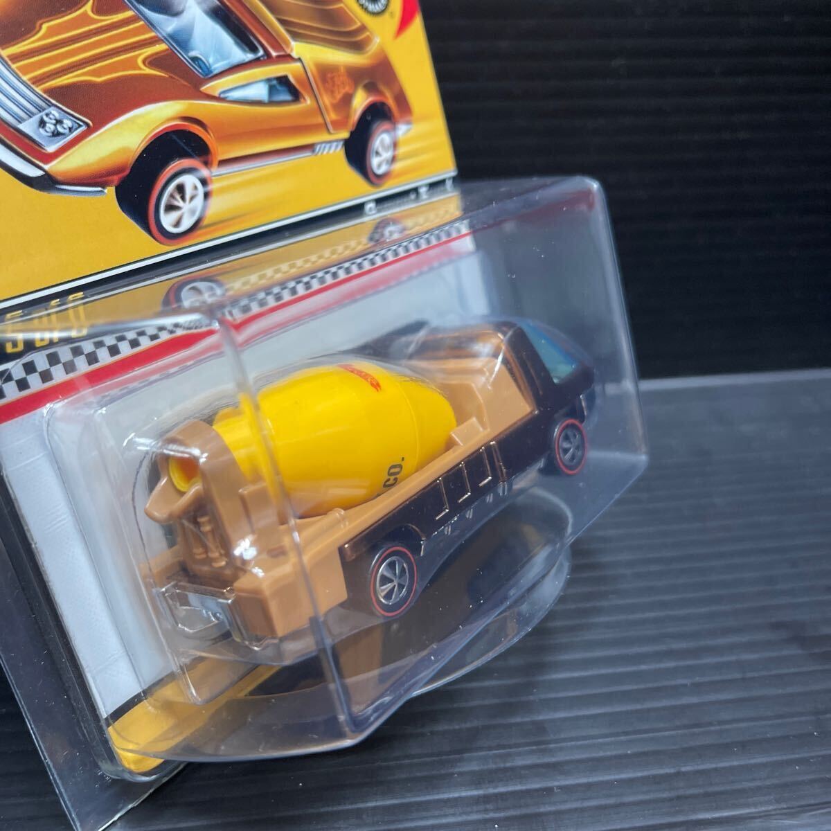 Hot Wheels Neo-Classics Cement Truck 